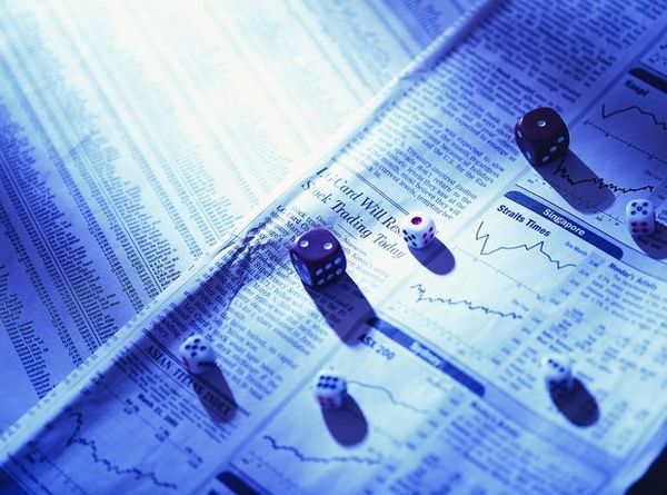 EIA原油库存降幅不及预期，美油短线回落接近1美元